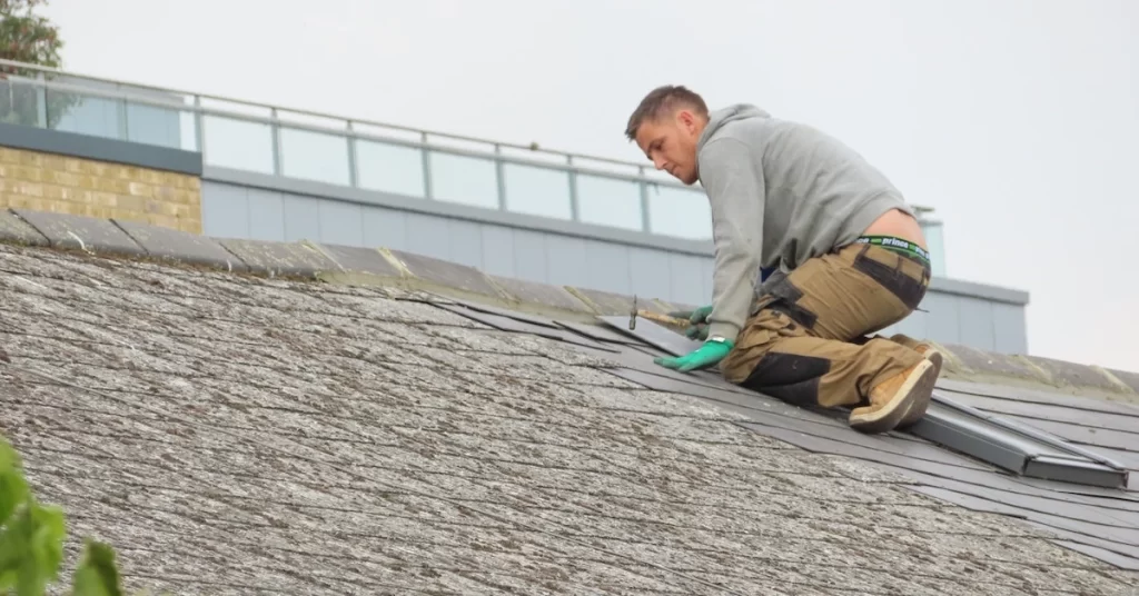 Is it Good And Proper to Tip Roofers?