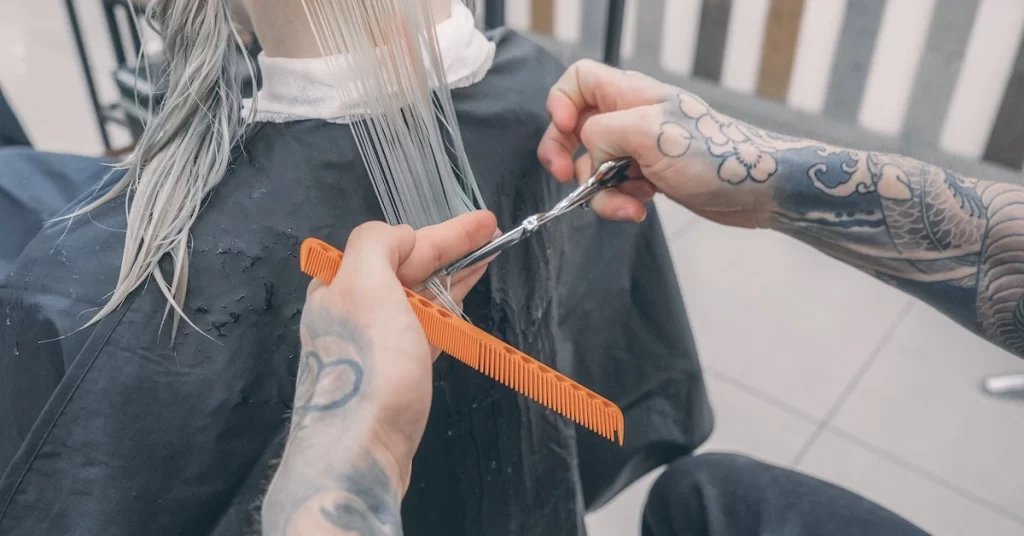 What Are the Tips for Tipping Barber OR Hairdresser?
