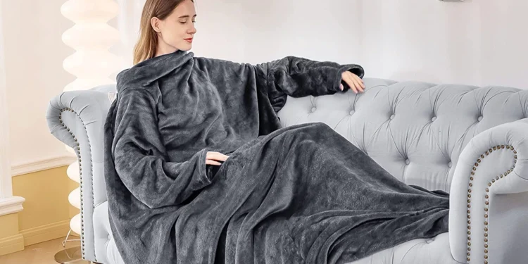 10 Best Wearable Blankets In 2023